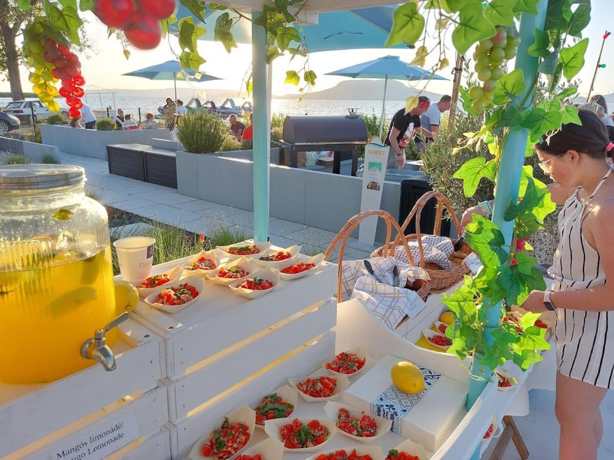 Sunset Resort - Lakeside Boutique Apartments Фоньод Экстерьер фото